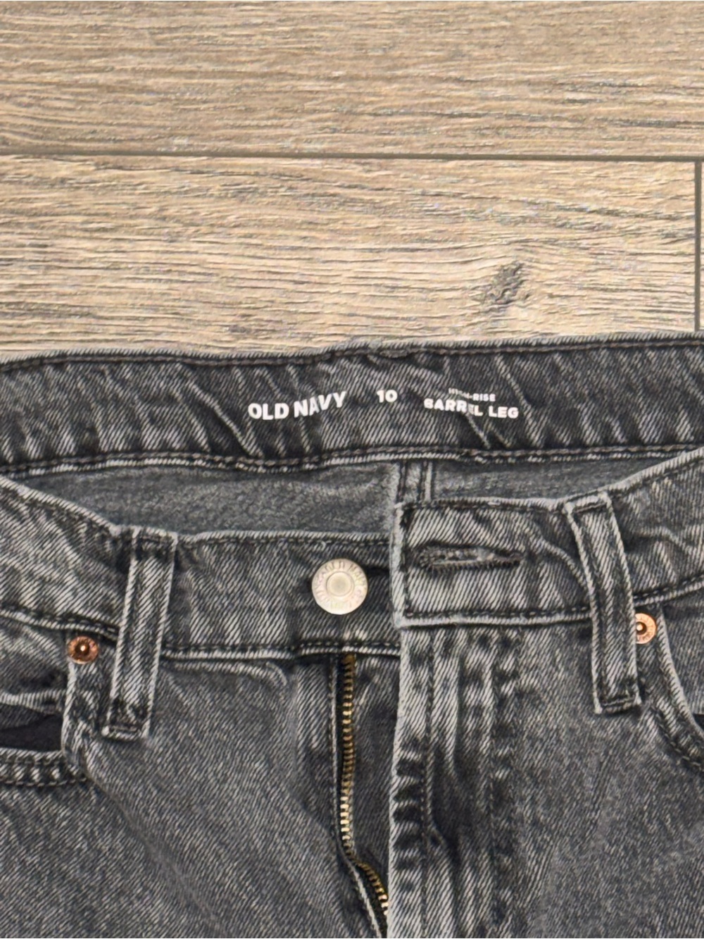 Old Navy Black Washed Barrel Jeans - Picture 2 of 3